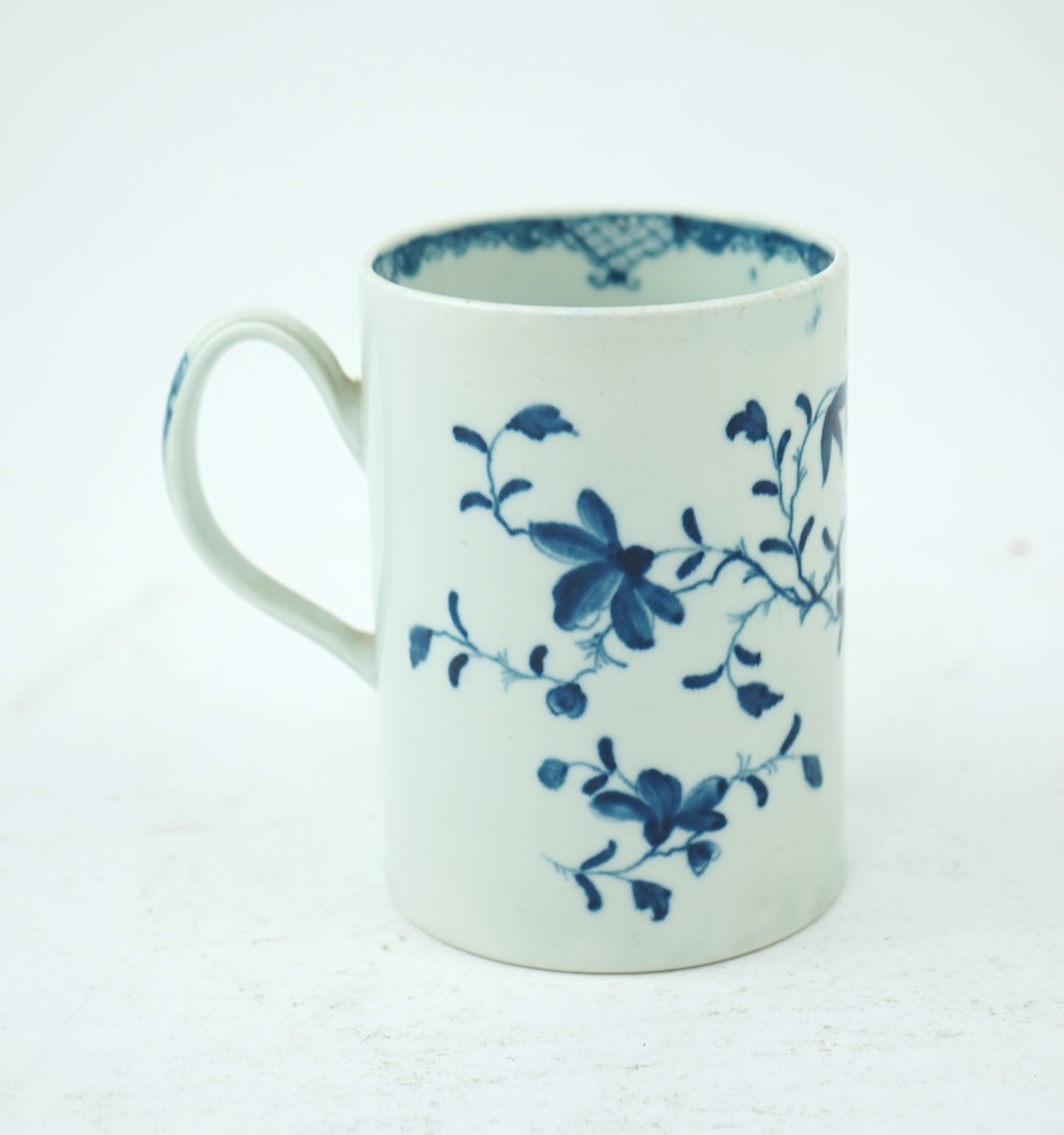 A Worcester blue and white Mansfield pattern mug, c.1760